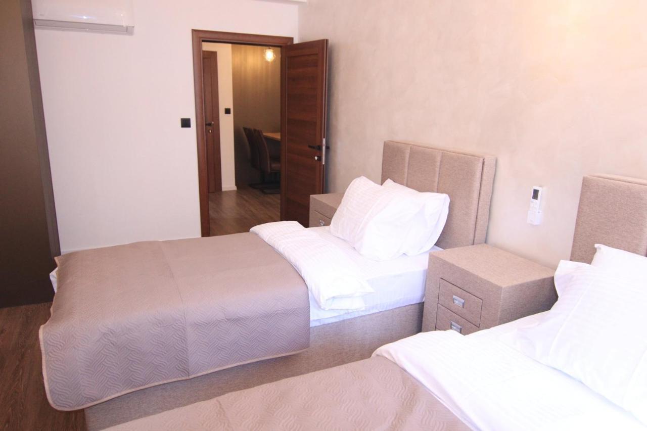Apartmani Fantasia Cetinje Buitenkant foto