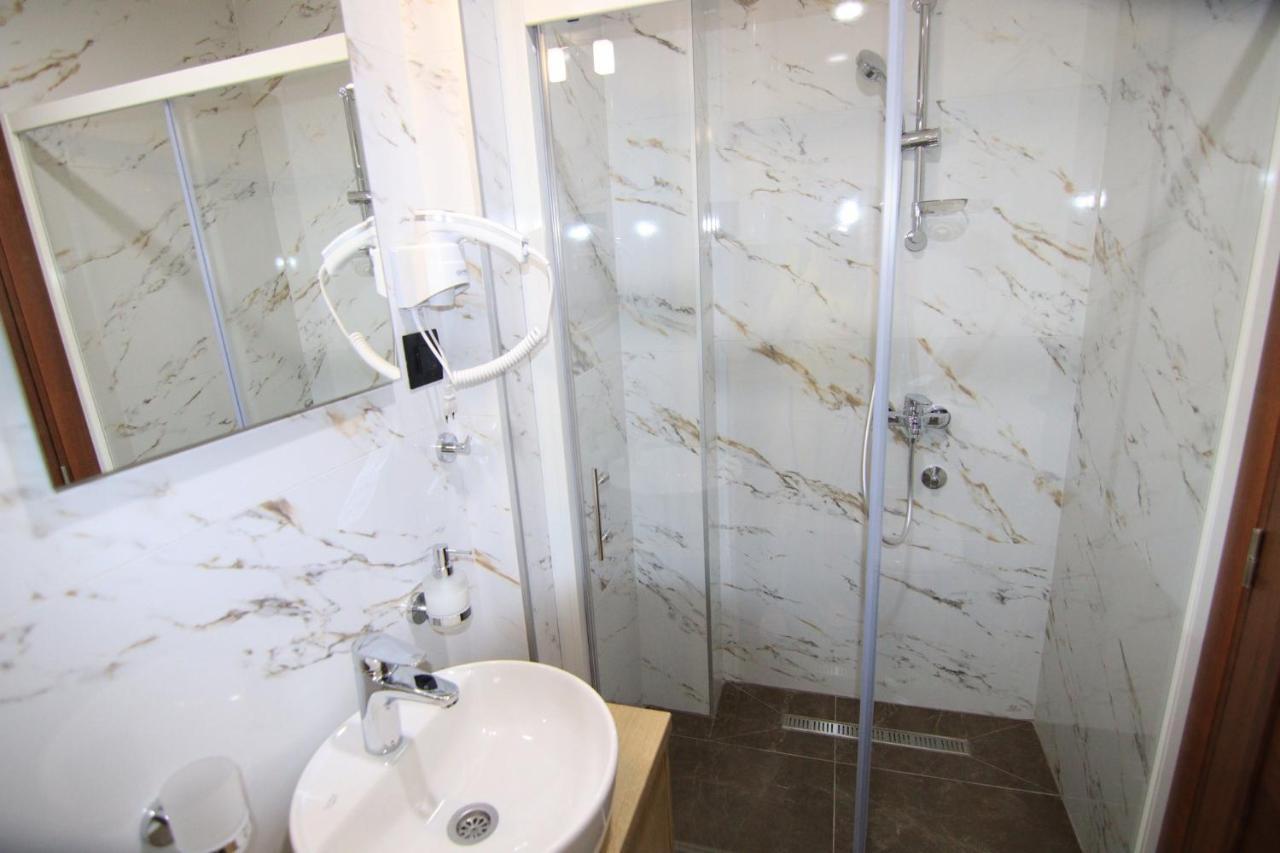 Apartmani Fantasia Cetinje Buitenkant foto