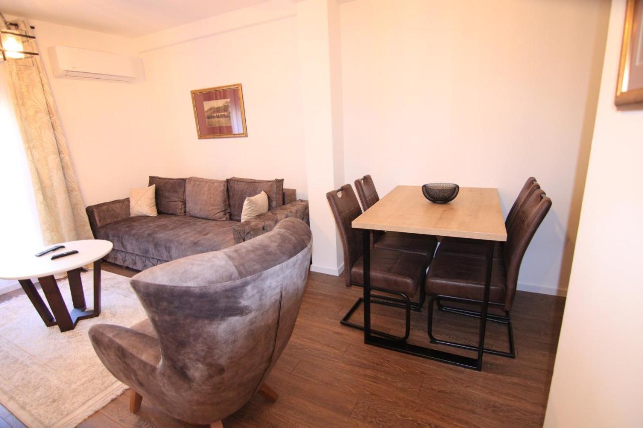 Apartmani Fantasia Cetinje Buitenkant foto